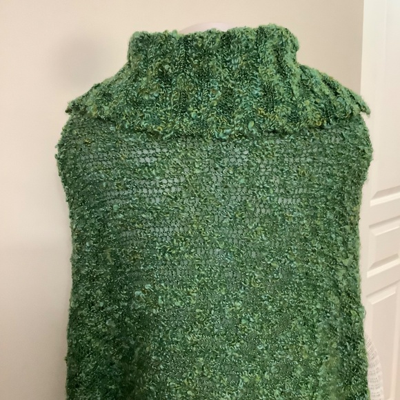 Gorgeoys Bouclé Green Cape fits med to large - Picture 5 of 11